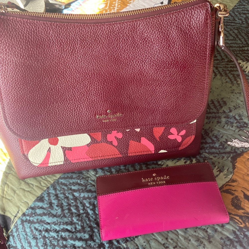 Fabulous little Kate Spade ♠️ bag and wallet like new condition